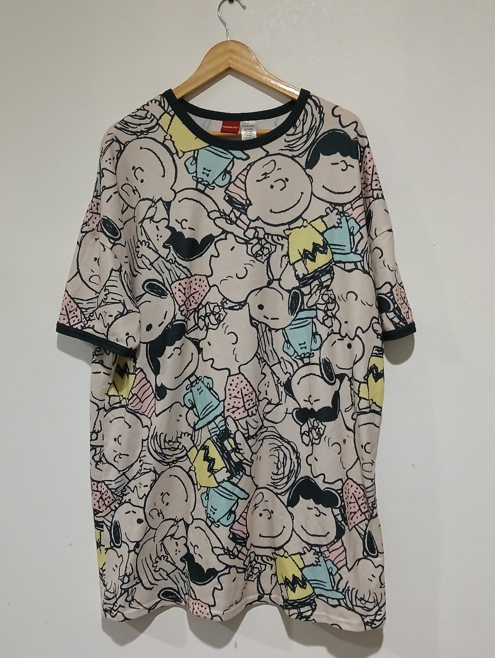Peanuts Snoopy & Friends Nightgown Pajama Shirt Women's Size: L
